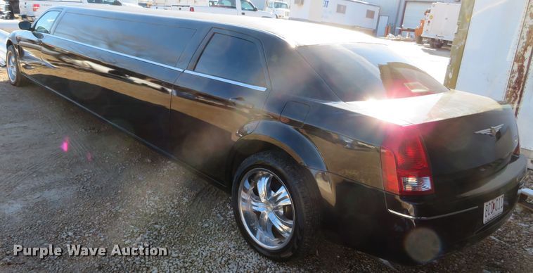 image for item DH0647 2007 Chrysler 300 Touring  limousine