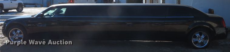 image for item DH0647 2007 Chrysler 300 Touring  limousine