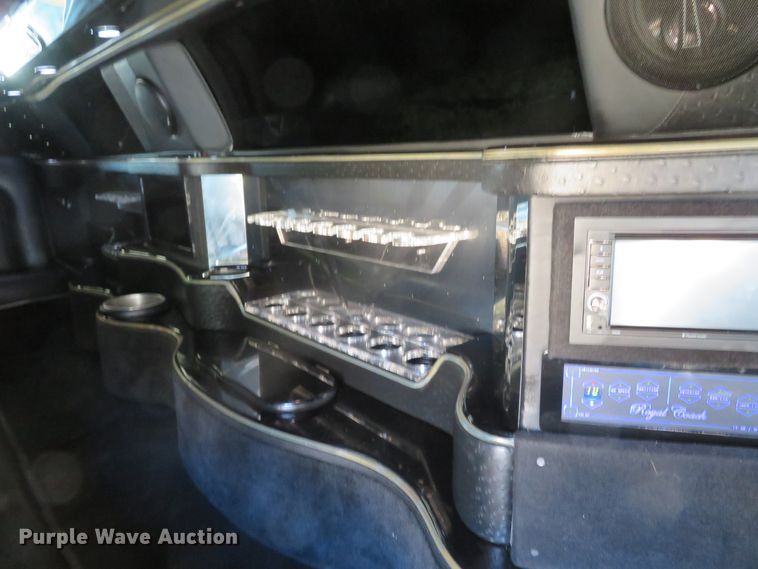 image for item DH0647 2007 Chrysler 300 Touring  limousine