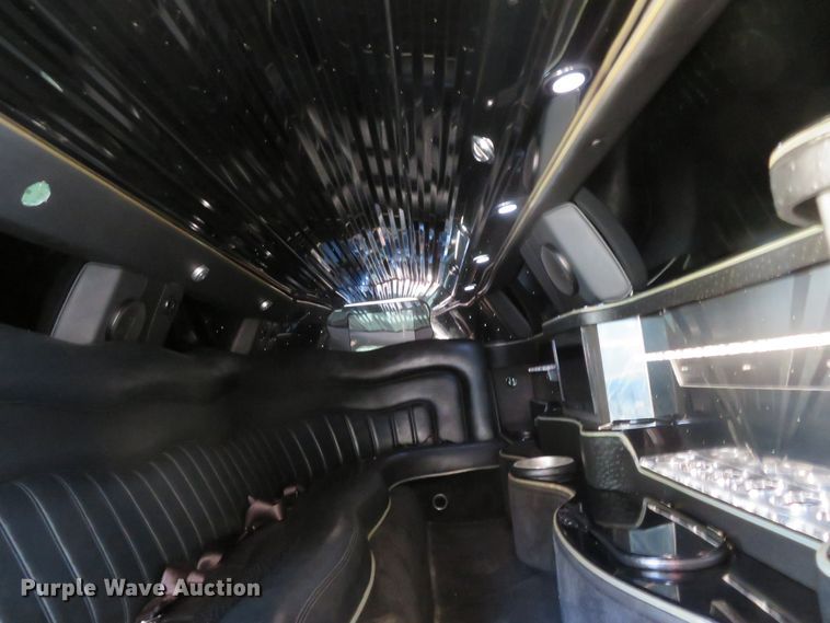 image for item DH0647 2007 Chrysler 300 Touring  limousine