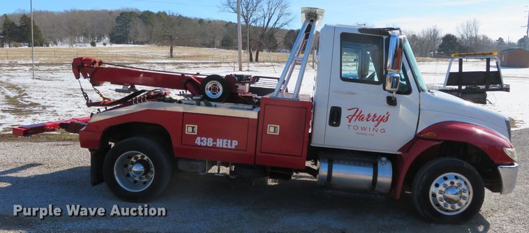 image for item DH0654 2011 International DuraStar 4300  tow truck