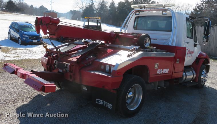 image for item DH0654 2011 International DuraStar 4300  tow truck