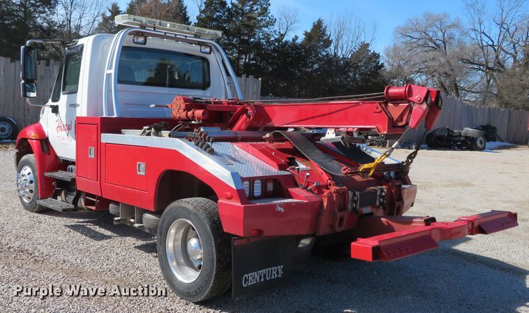 image for item DH0654 2011 International DuraStar 4300  tow truck