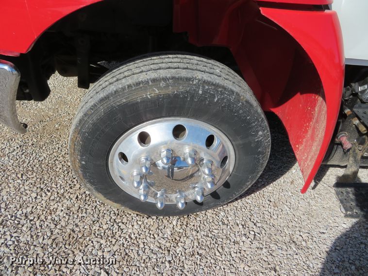 image for item DH0654 2011 International DuraStar 4300  tow truck