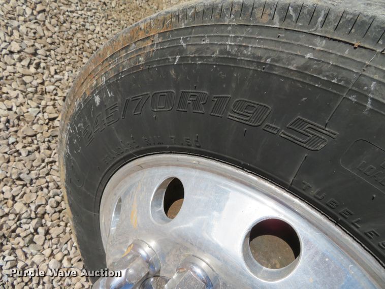 image for item DH0654 2011 International DuraStar 4300  tow truck