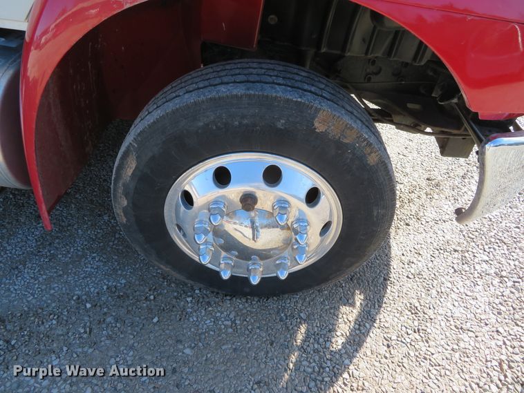 image for item DH0654 2011 International DuraStar 4300  tow truck