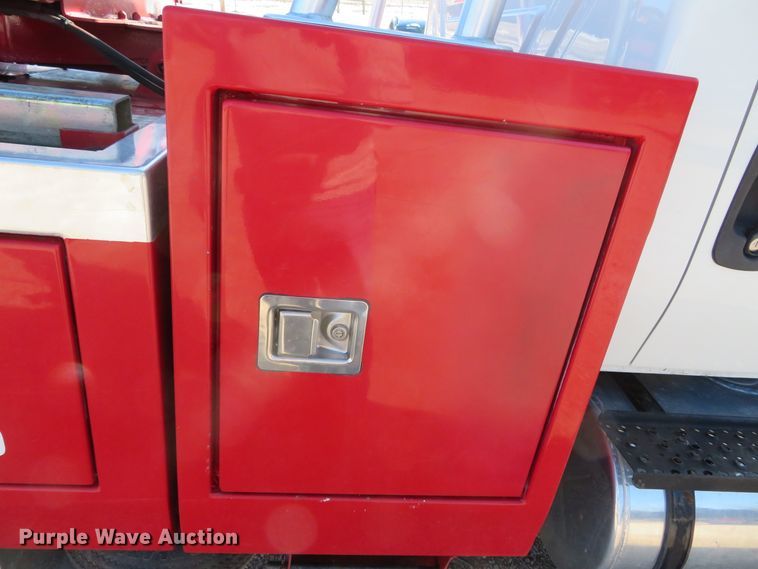 image for item DH0654 2011 International DuraStar 4300  tow truck