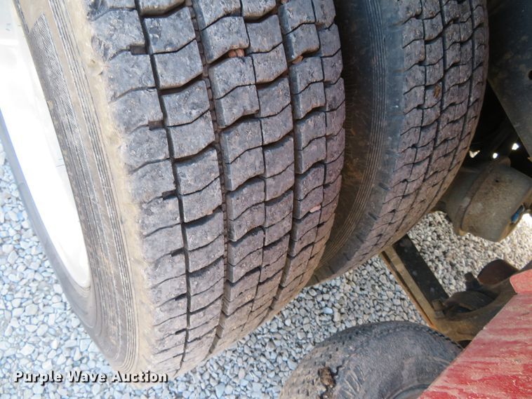 image for item DH0654 2011 International DuraStar 4300  tow truck