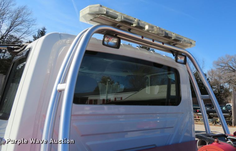 image for item DH0654 2011 International DuraStar 4300  tow truck