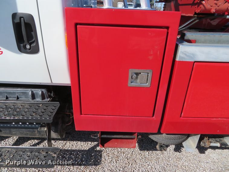 image for item DH0654 2011 International DuraStar 4300  tow truck