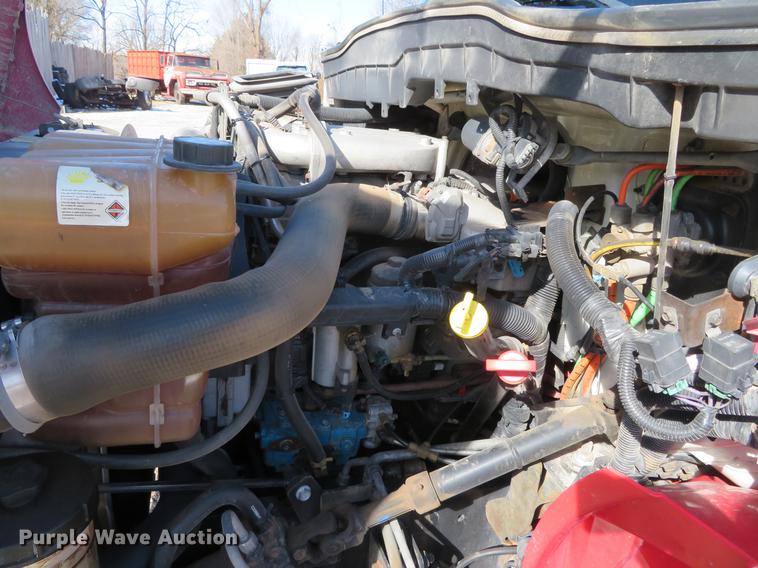 image for item DH0654 2011 International DuraStar 4300  tow truck