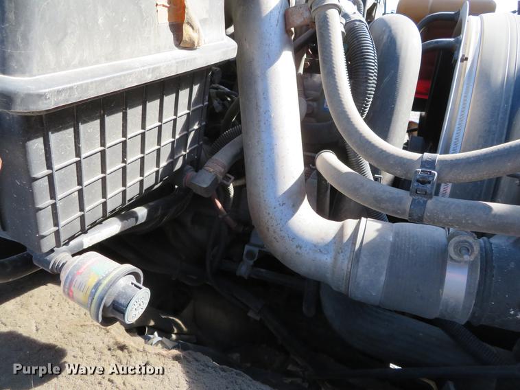 image for item DH0654 2011 International DuraStar 4300  tow truck