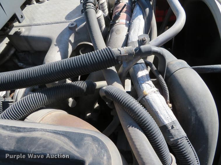 image for item DH0654 2011 International DuraStar 4300  tow truck