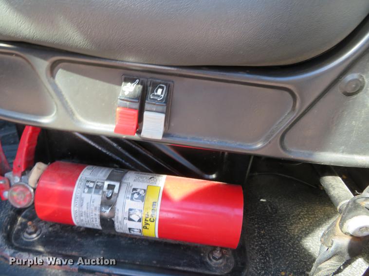 image for item DH0654 2011 International DuraStar 4300  tow truck