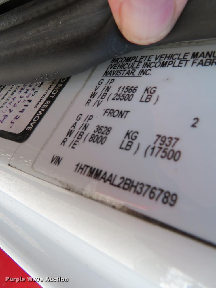 image for item DH0654 2011 International DuraStar 4300  tow truck