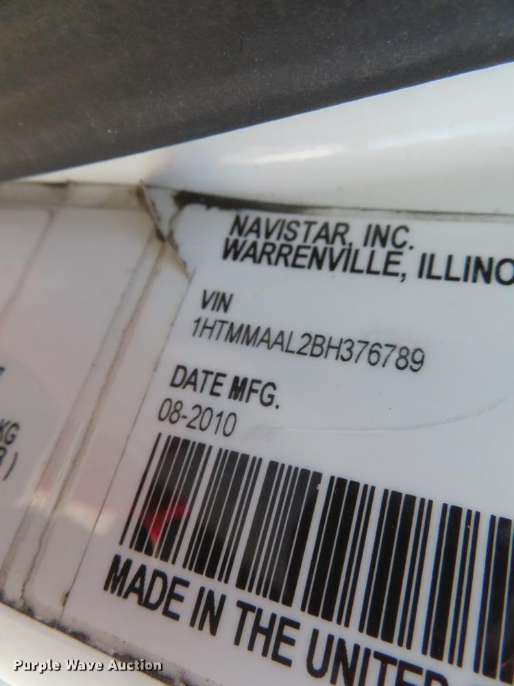 image for item DH0654 2011 International DuraStar 4300  tow truck