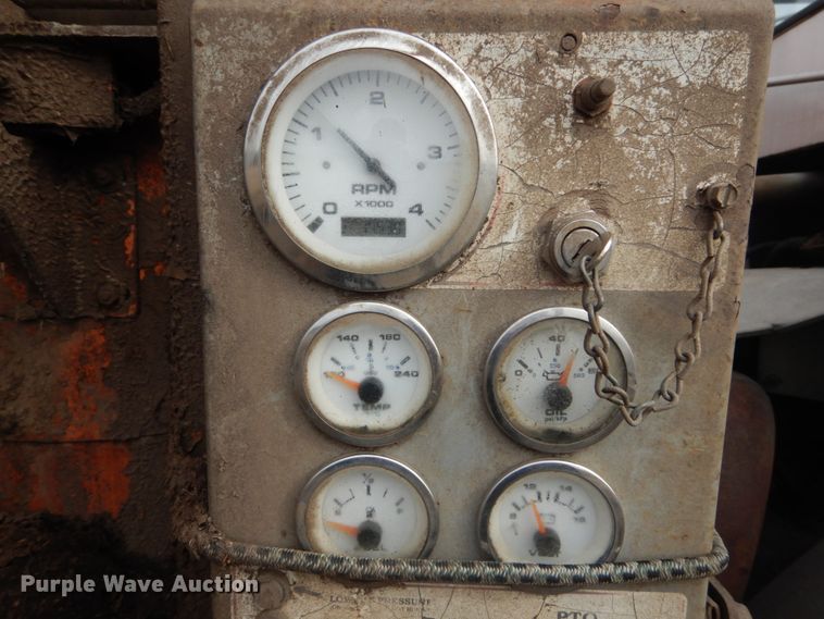 image for item DI1082 1986 Mack MR685RP  vacuum truck