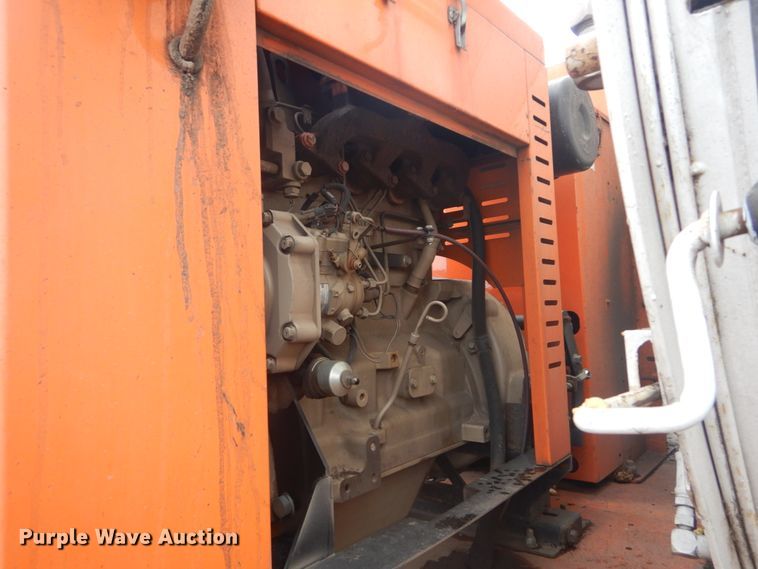 image for item DI1082 1986 Mack MR685RP  vacuum truck