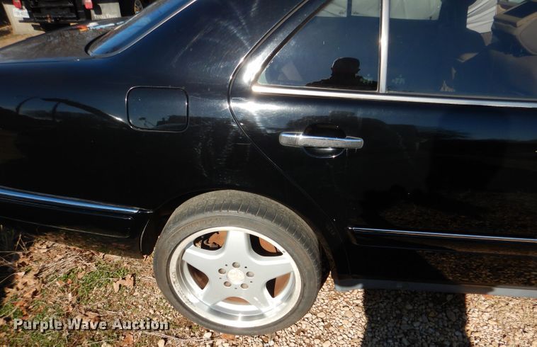 image for item DJ0509 1997 Mercedes Benz E420
