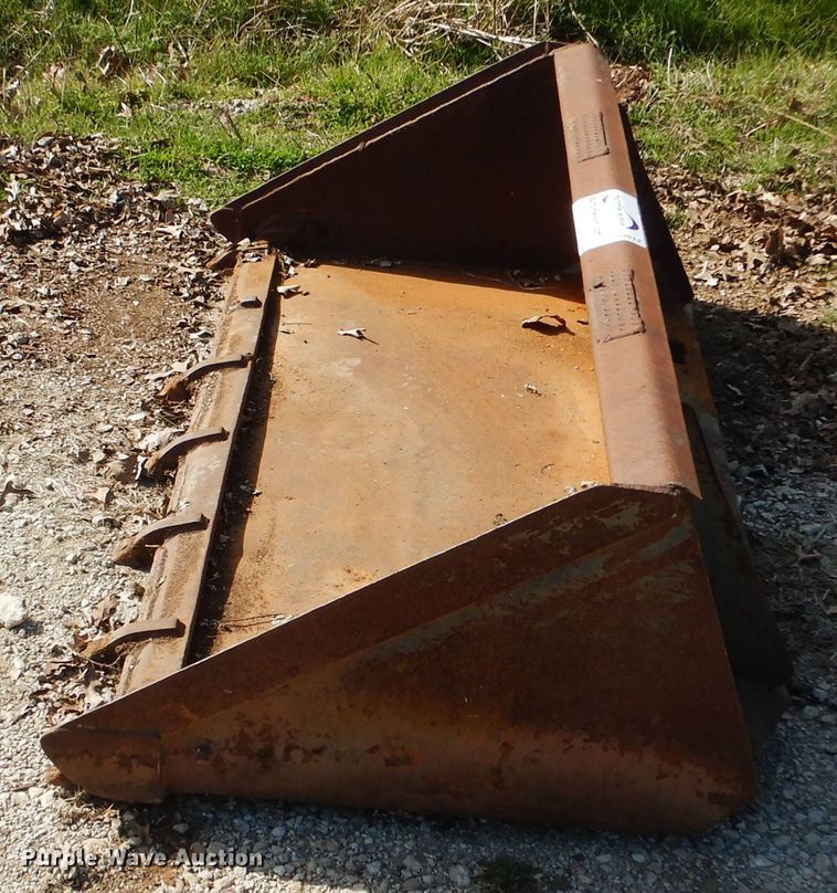 image for item DJ0512 Skid steer bucket