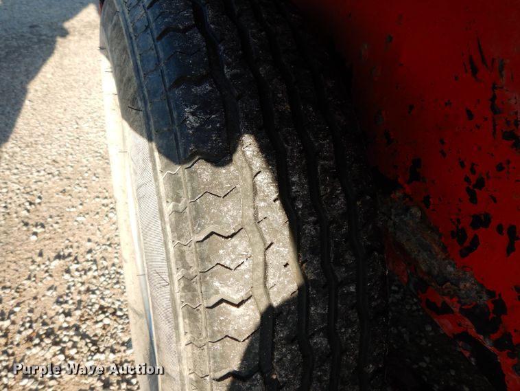 image for item DJ7250 2008 Apache utility trailer