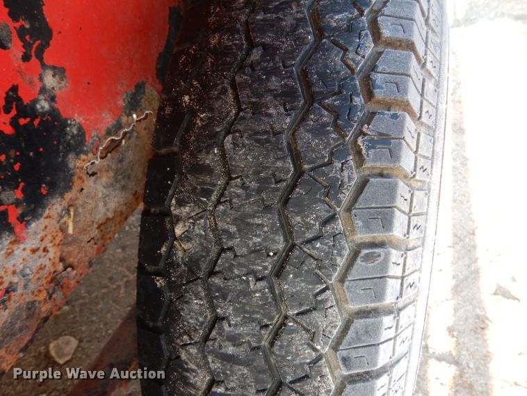 image for item DJ7250 2008 Apache utility trailer