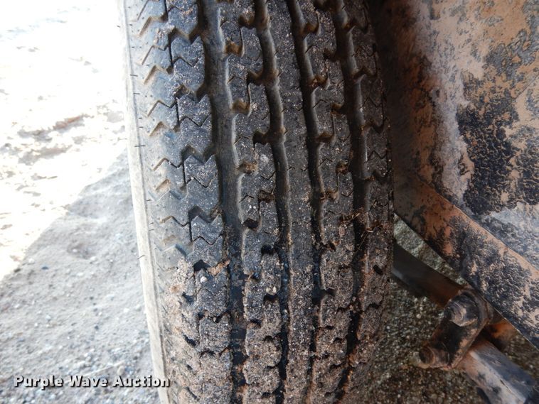 image for item DJ7252 2017 Texas Bragg utility trailer