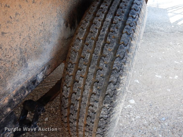 image for item DJ7252 2017 Texas Bragg utility trailer