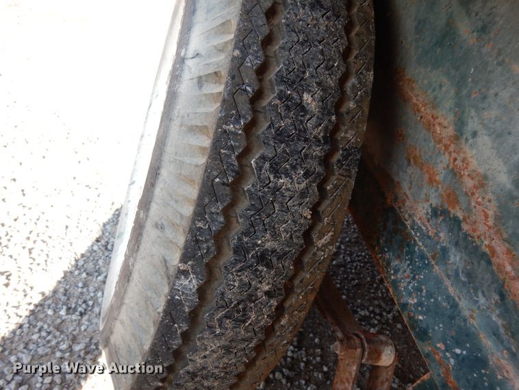 image for item DJ7257 2000 Tex Mex utility trailer