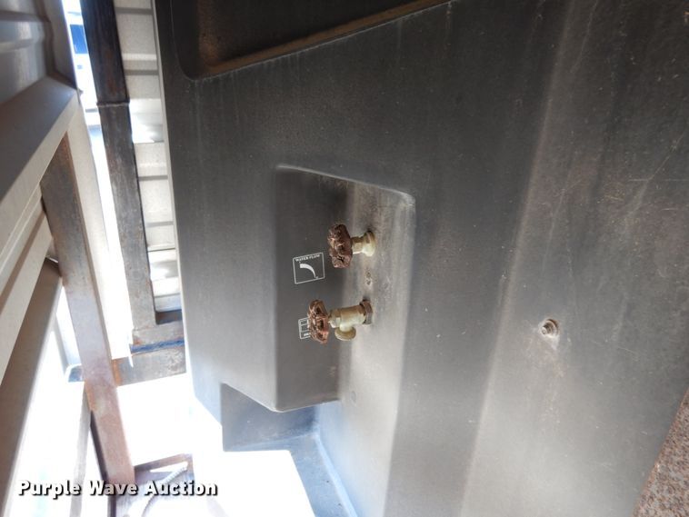 image for item DJ7264 2012 C&M cooling trailer