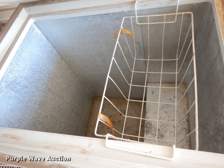 image for item DJ7265 2012 Carry-On cooling trailer