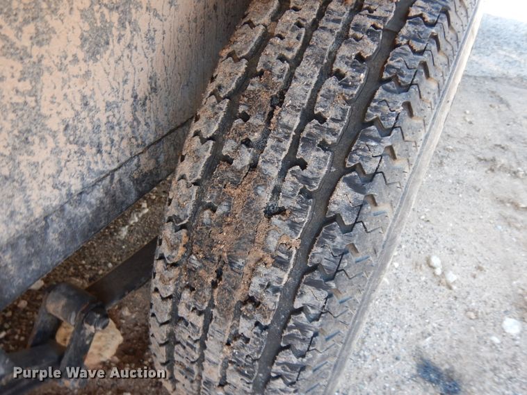 image for item DJ7272 2017 Texas Bragg utility trailer