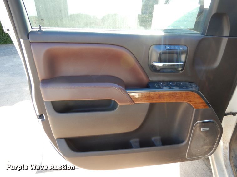 image for item DJ8096 2014 Chevrolet Silverado 1500  Crew Cab pickup truck