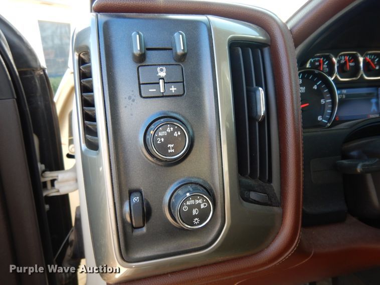 image for item DJ8096 2014 Chevrolet Silverado 1500  Crew Cab pickup truck