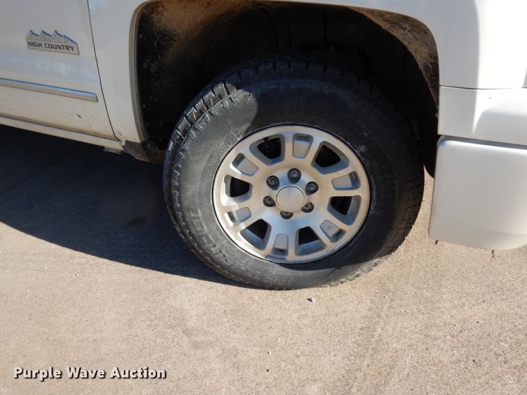 image for item DJ8096 2014 Chevrolet Silverado 1500  Crew Cab pickup truck