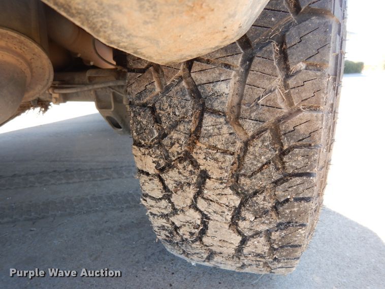 image for item DJ8096 2014 Chevrolet Silverado 1500  Crew Cab pickup truck