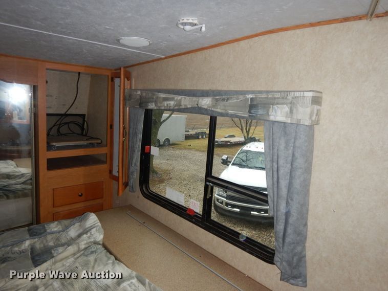 image for item DL2694 2006 Forest River Sierra 315BHT  camper