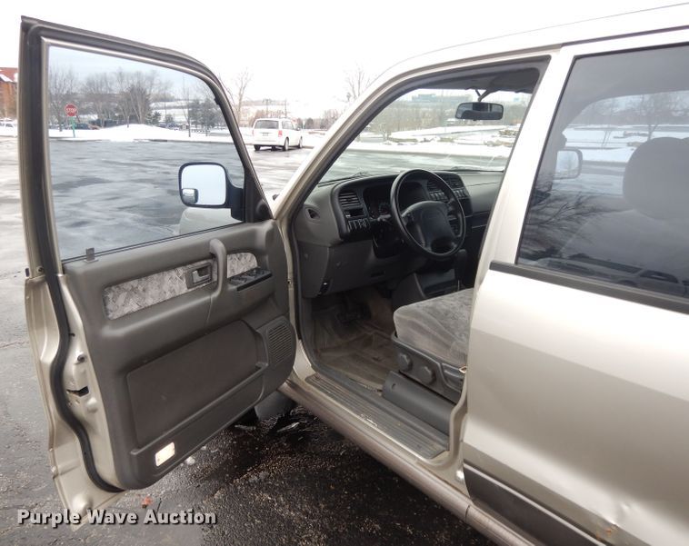 image for item DL2711 2001 Isuzu Trooper  SUV