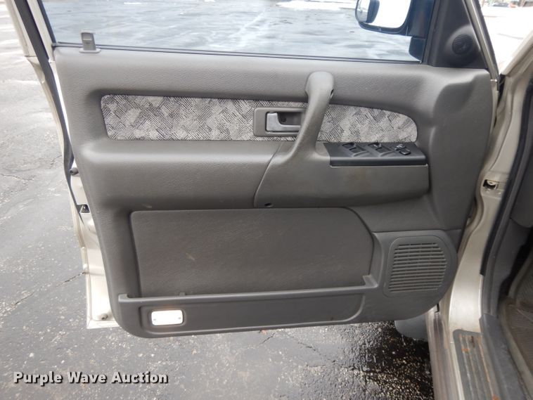 image for item DL2711 2001 Isuzu Trooper  SUV