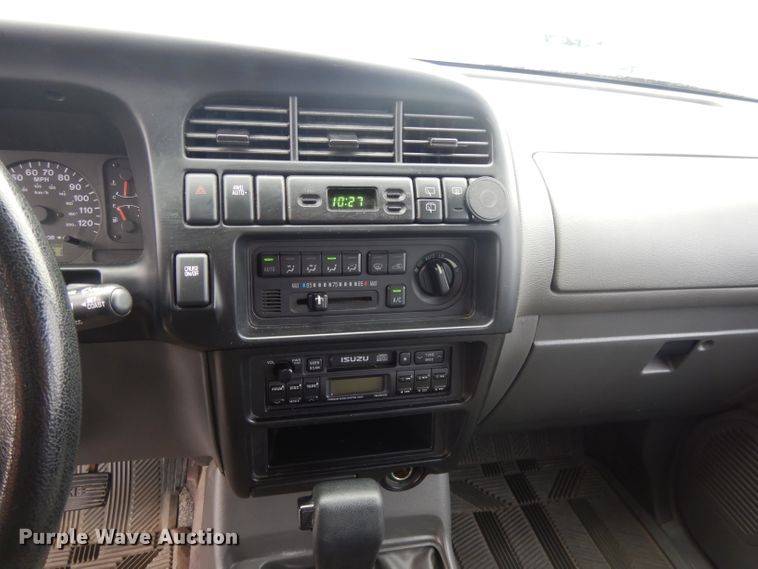image for item DL2711 2001 Isuzu Trooper  SUV
