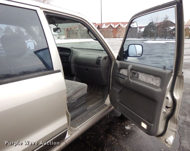 image for item DL2711 2001 Isuzu Trooper  SUV