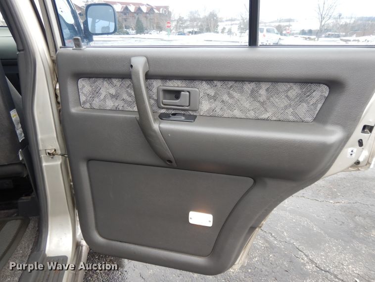 image for item DL2711 2001 Isuzu Trooper  SUV
