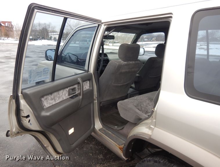 image for item DL2711 2001 Isuzu Trooper  SUV
