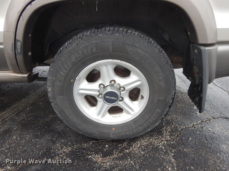 image for item DL2711 2001 Isuzu Trooper  SUV