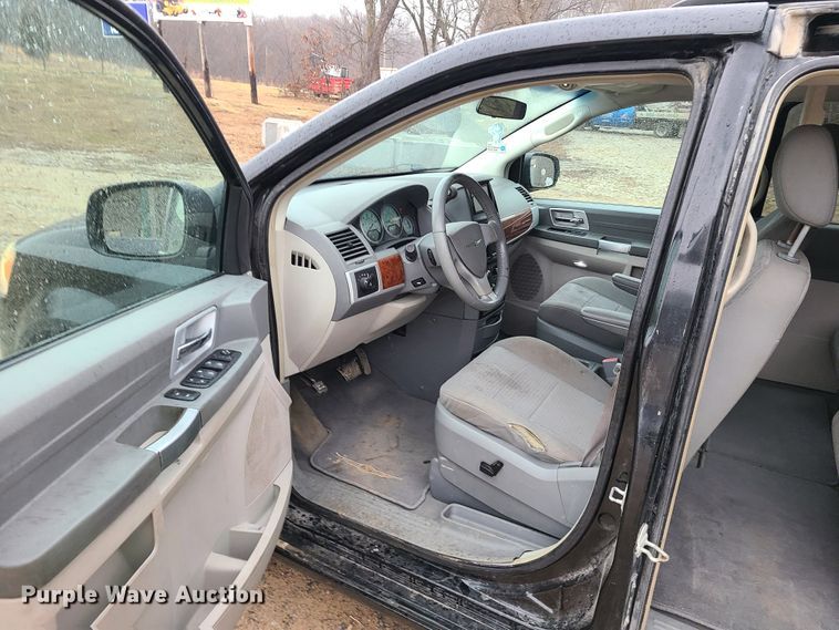 image for item DN5996 2008 Chrysler Town & Country  van