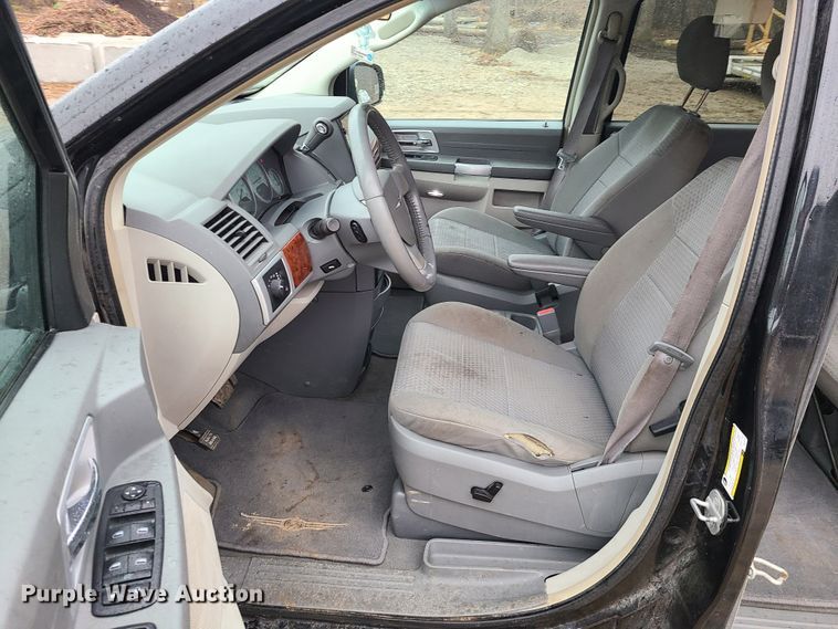 image for item DN5996 2008 Chrysler Town & Country  van