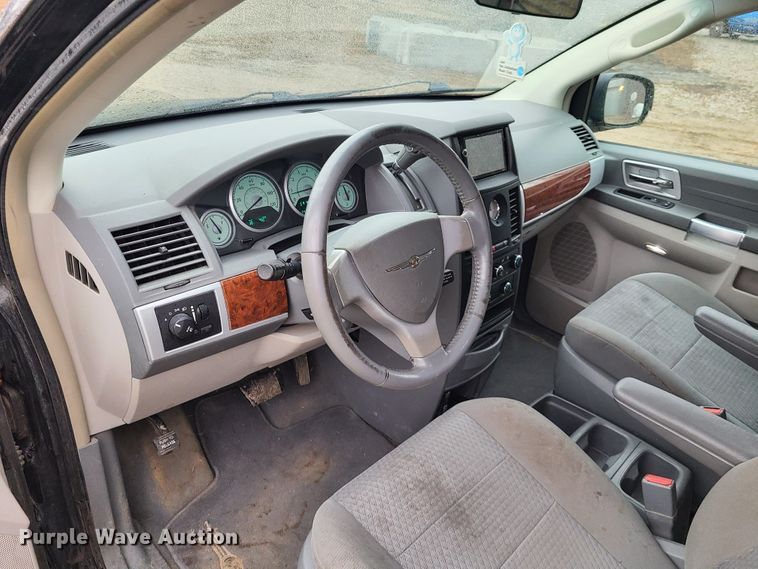 image for item DN5996 2008 Chrysler Town & Country  van