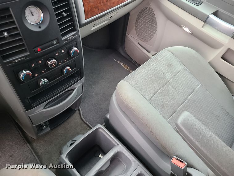 image for item DN5996 2008 Chrysler Town & Country  van