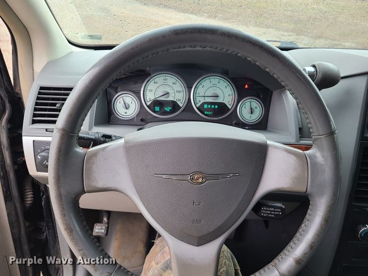 image for item DN5996 2008 Chrysler Town & Country  van