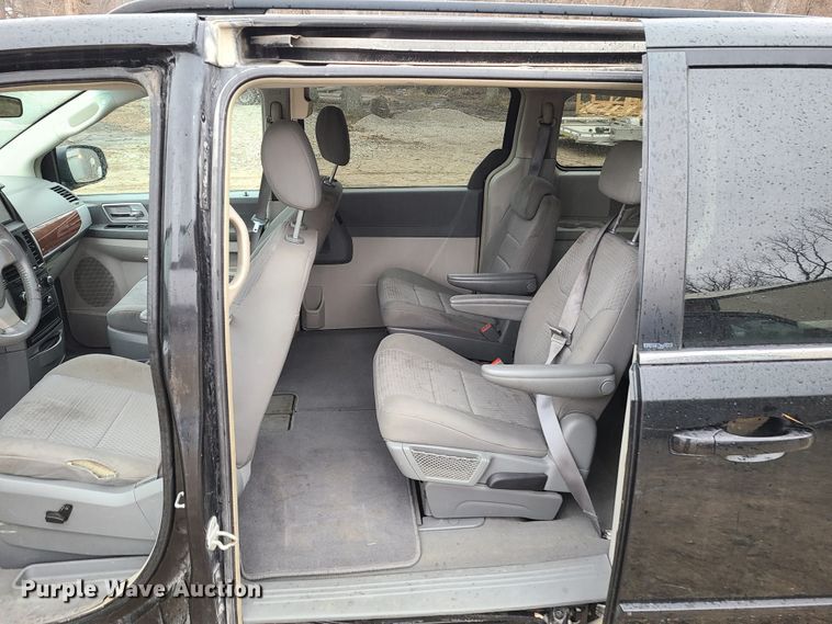 image for item DN5996 2008 Chrysler Town & Country  van